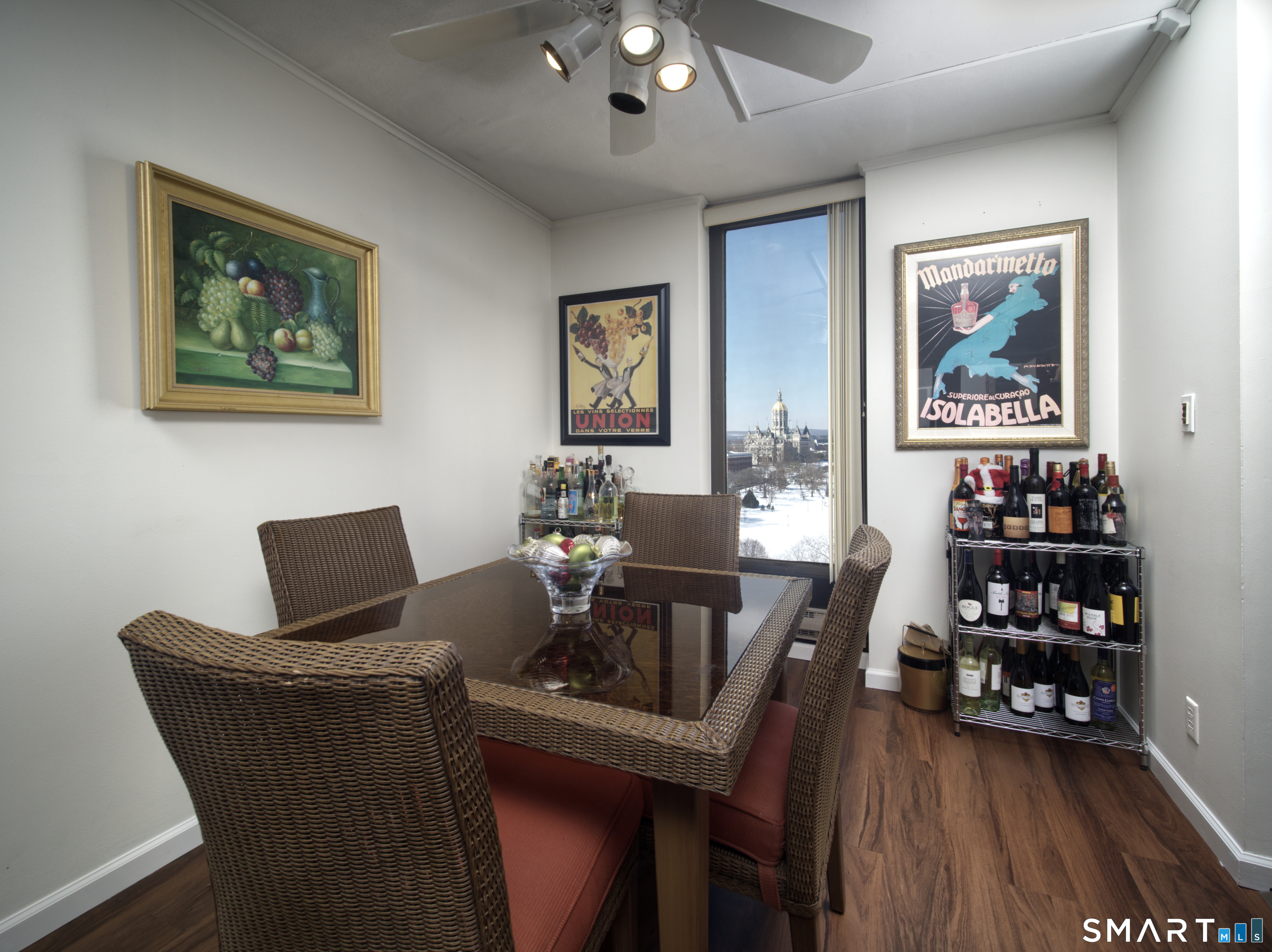 1 Gold Street, Unit 12G Hartford, CT 06103 - Photo 8 of 12 dining room