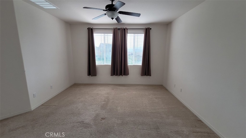 22056 Windham Way Saugus, CA 91350 - Photo 24 of 35 an empty room that has a window