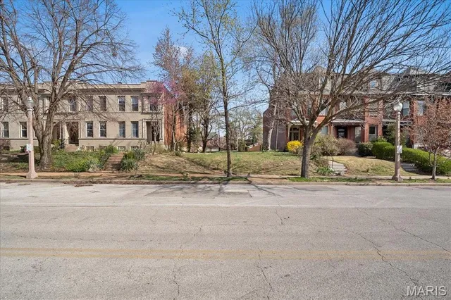 $200,000 | 4143 Laclede Avenue, St. Louis, MO 63108