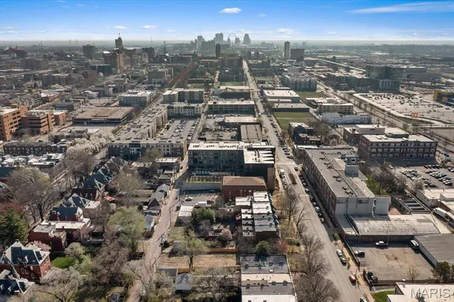 $200,000 | 4143 Laclede Avenue, St. Louis, MO 63108