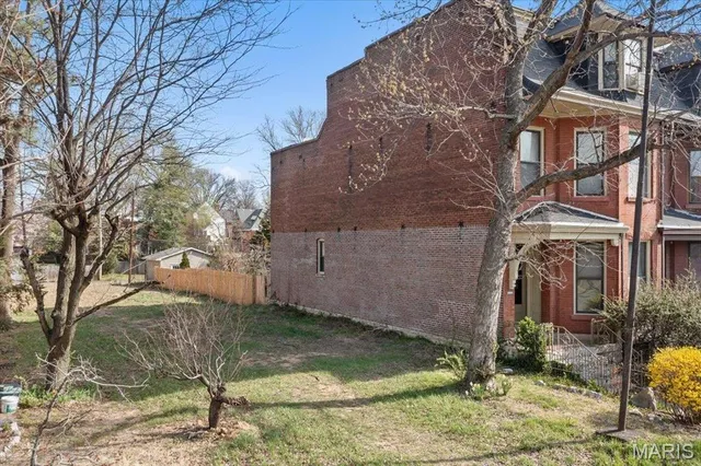 $200,000 | 4143 Laclede Avenue, St. Louis, MO 63108
