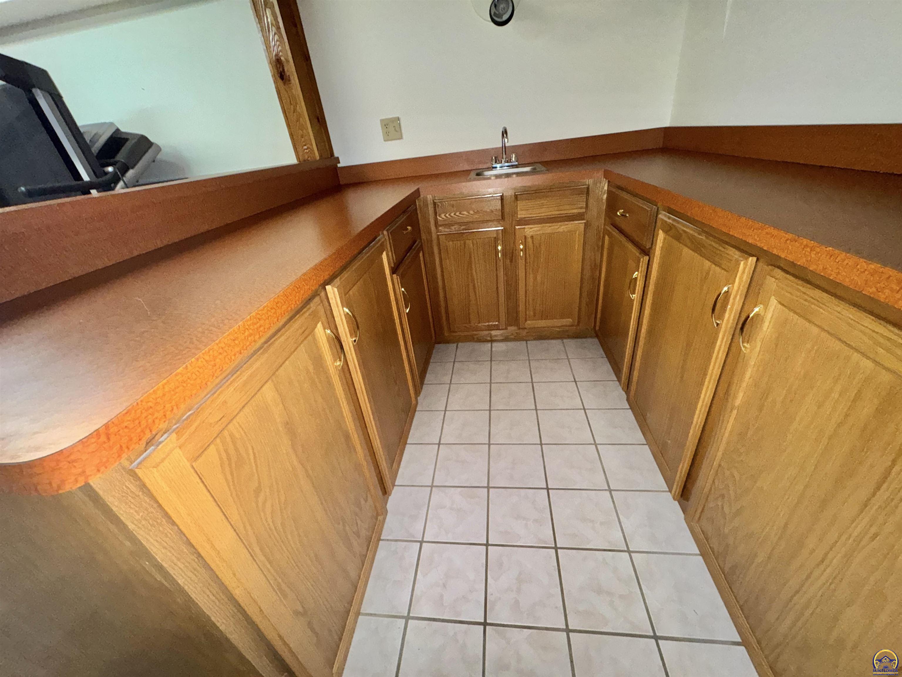 1038 Southwest Randolph Avenue Topeka, KS 66604 - Photo 17 of 25