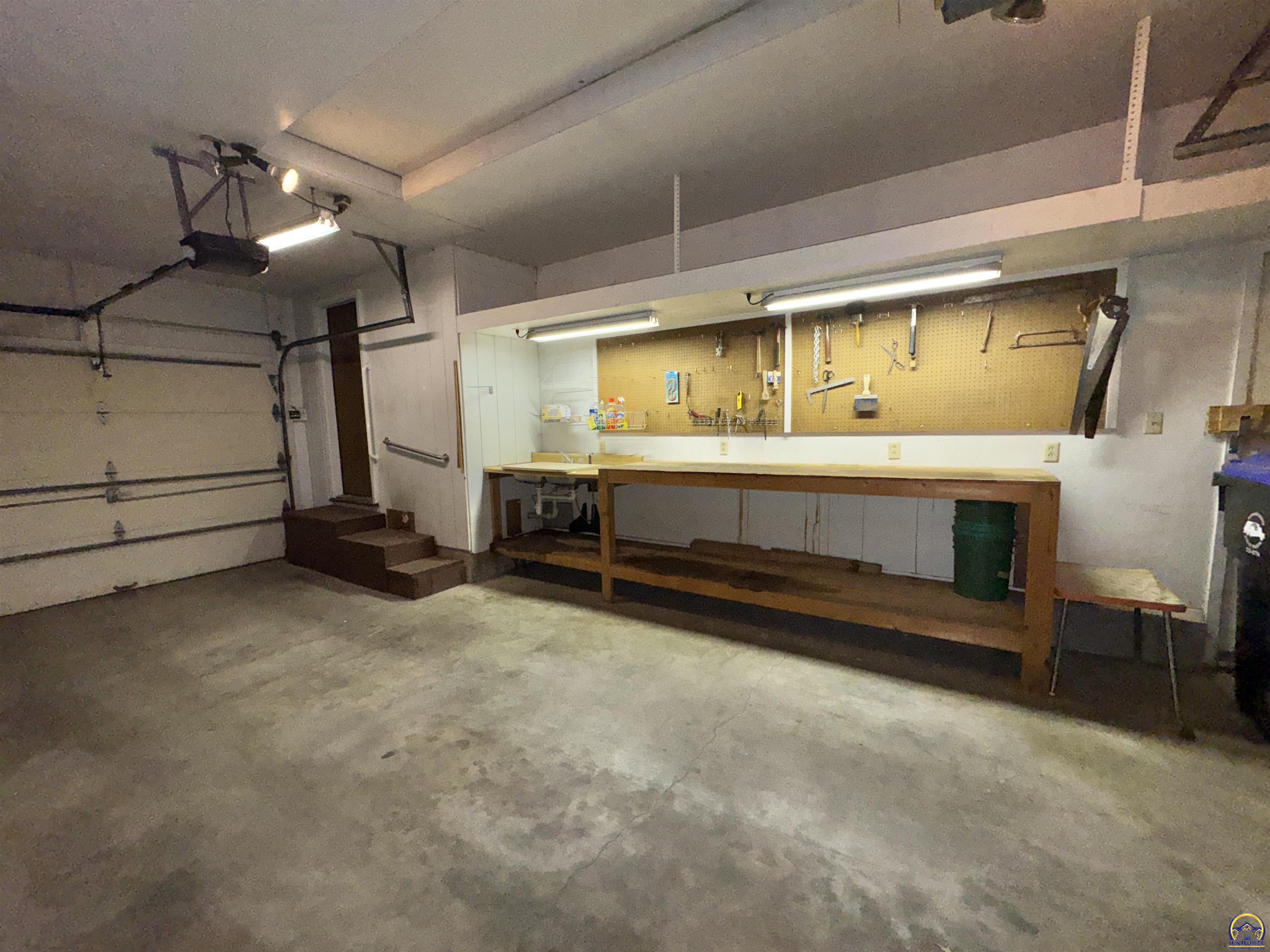 1038 Southwest Randolph Avenue Topeka, KS 66604 - Photo 23 of 25
