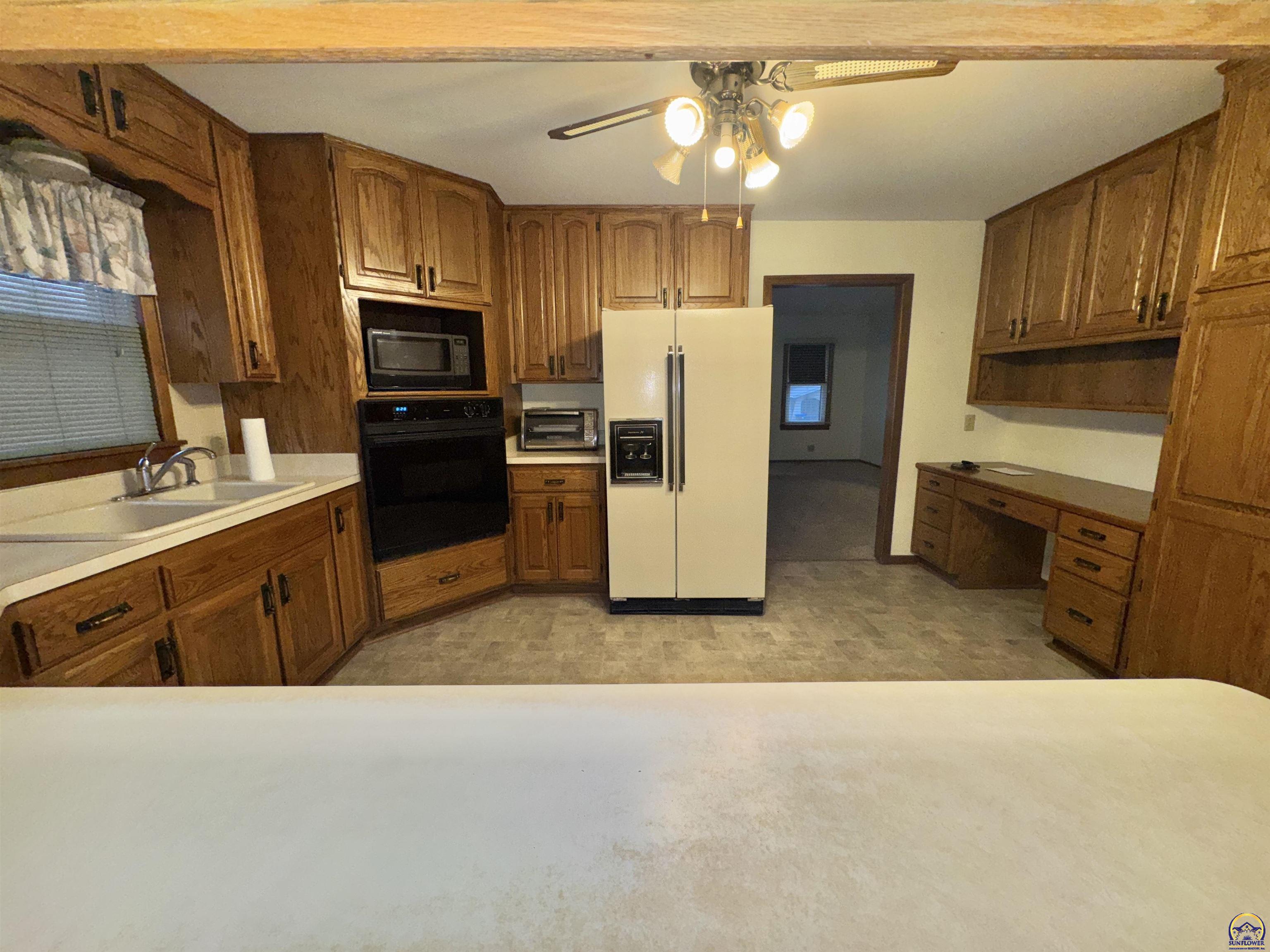 1038 Southwest Randolph Avenue Topeka, KS 66604 - Photo 4 of 25