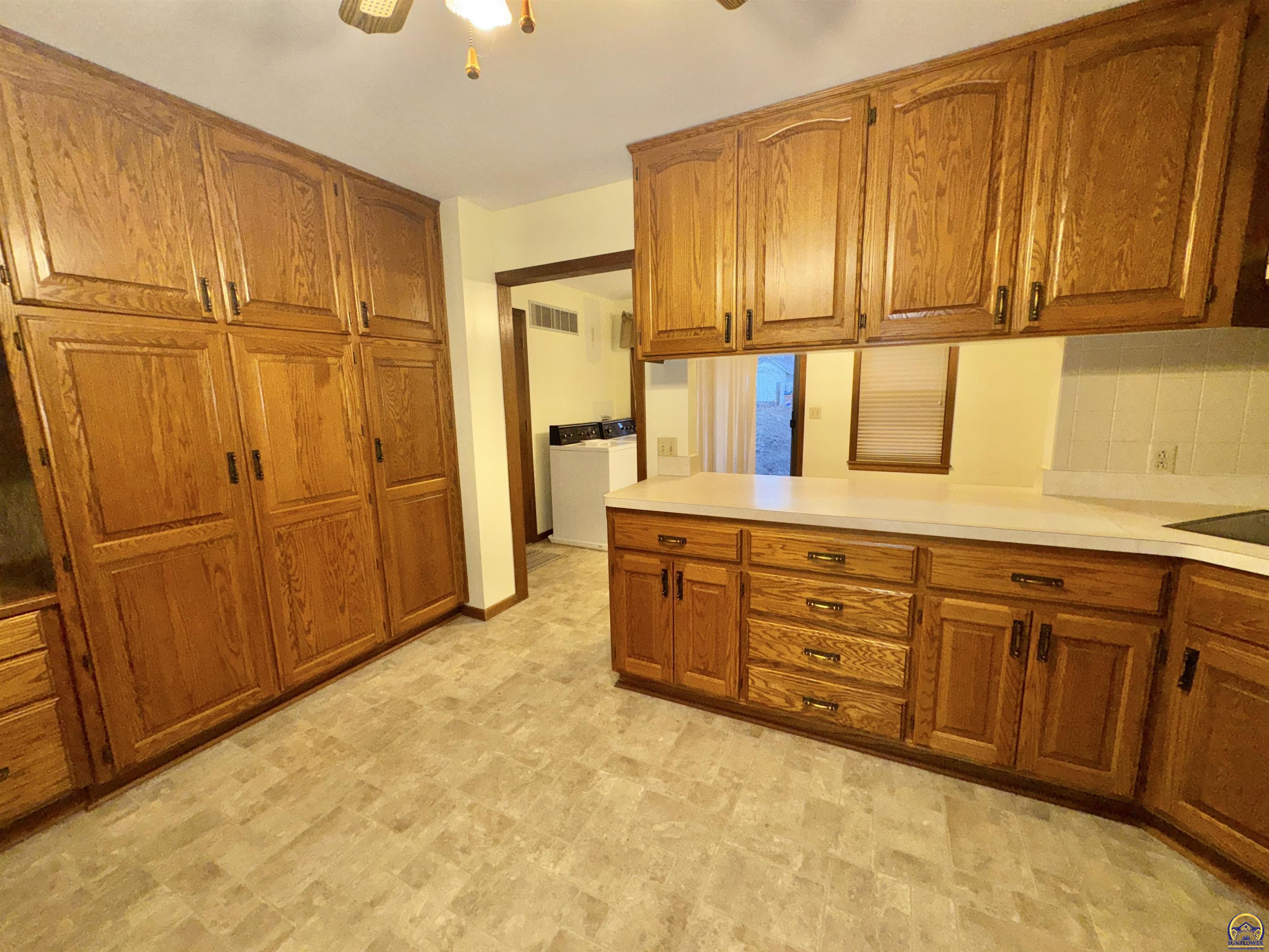 1038 Southwest Randolph Avenue Topeka, KS 66604 - Photo 6 of 25