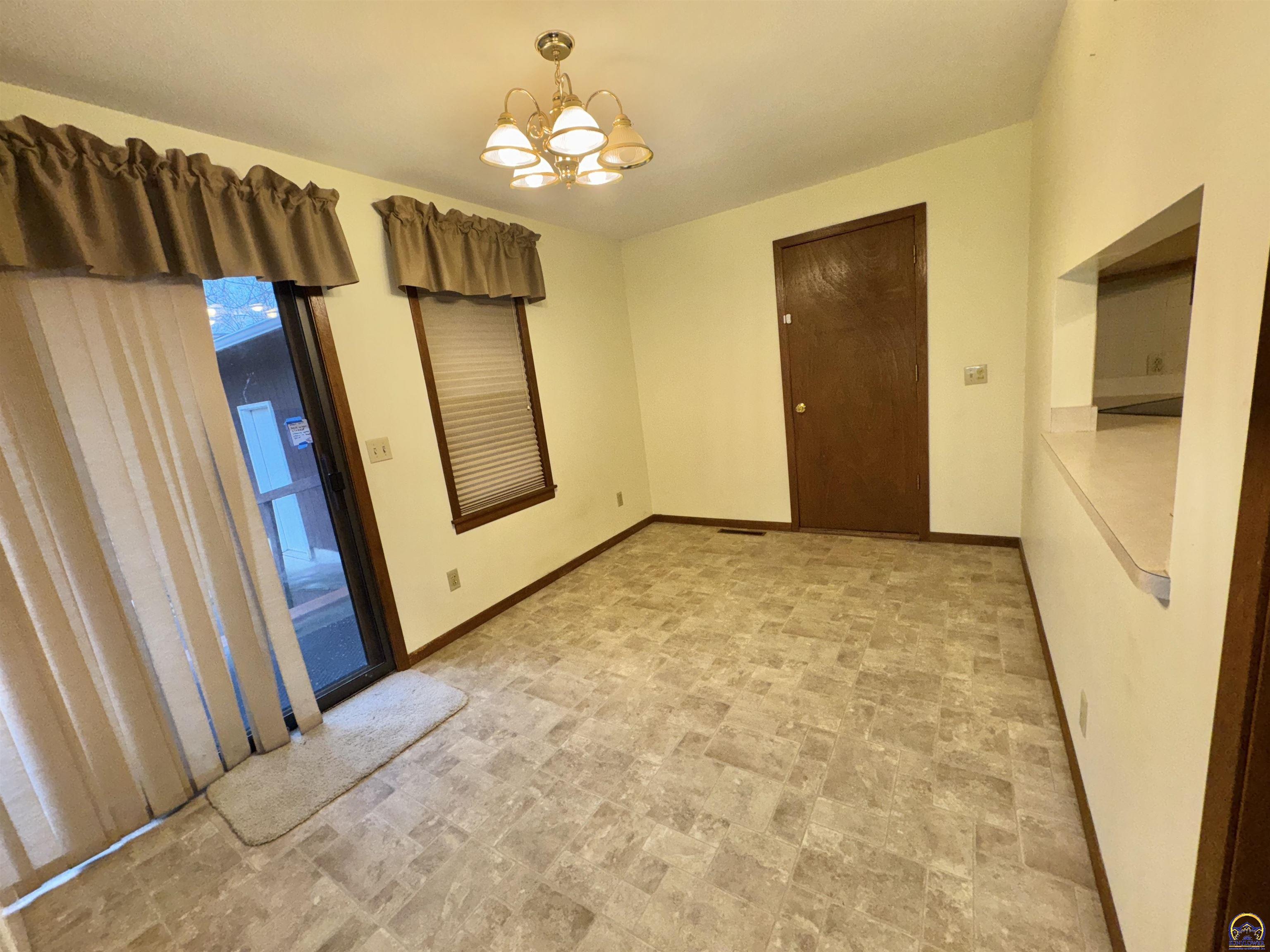 1038 Southwest Randolph Avenue Topeka, KS 66604 - Photo 7 of 25