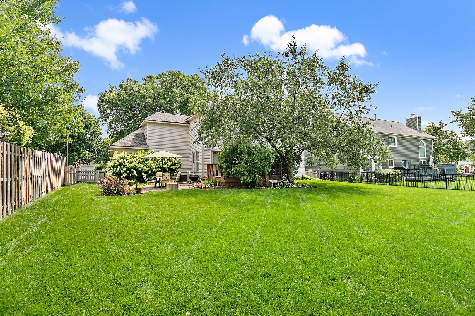 1010 Wakefield Drive Elgin, IL 60120 - Photo 31 of 32 a view of a house with a backyard