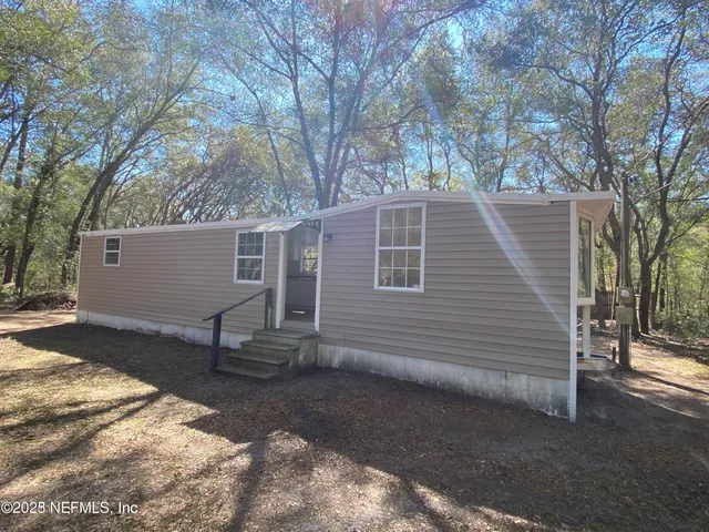 $800 | 125 Compton Street, Interlachen, FL 32148