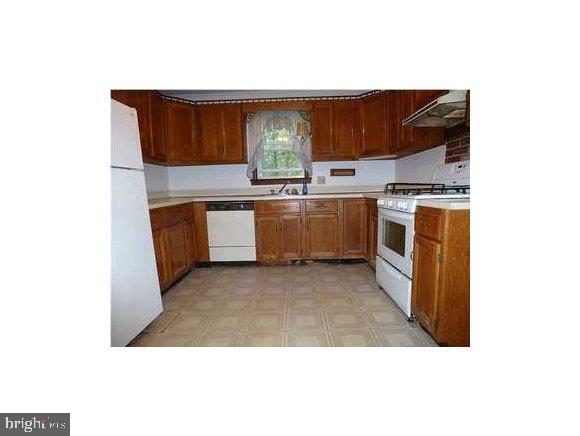 73 Fort Plains Road Howell, NJ 07731 - Photo 3 of 20