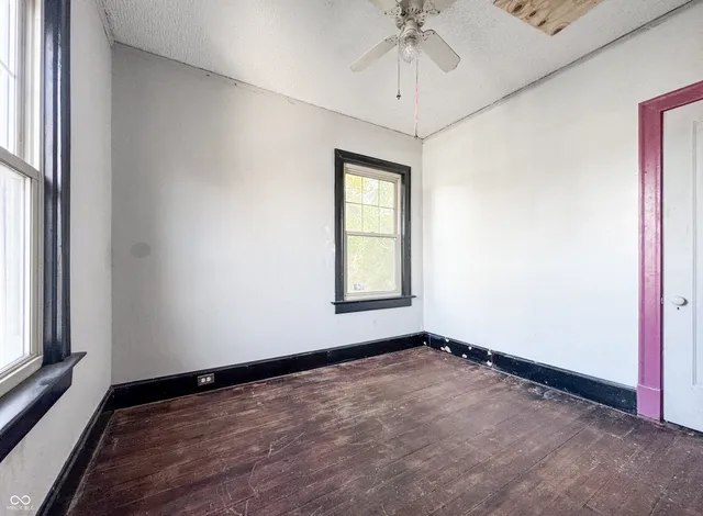 $120,500 | 1120 South 5th Street, Terre Haute, IN 47802