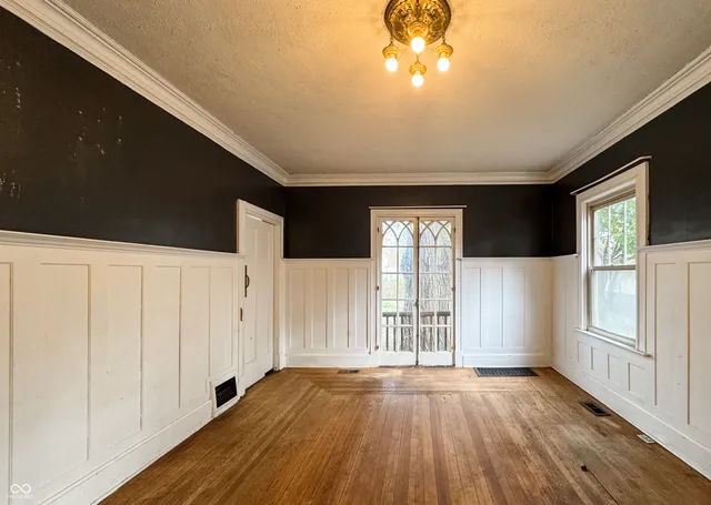 $120,500 | 1120 South 5th Street, Terre Haute, IN 47802