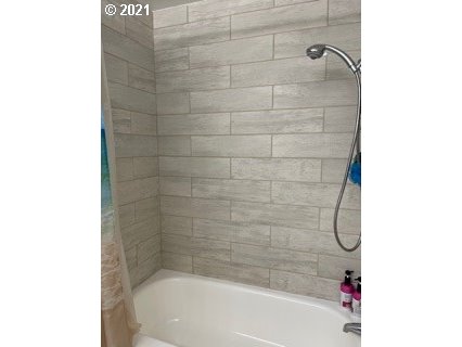 2559 Ridgeway Drive Reedsport, OR 97467 - Photo 13 of 30 Bathroom