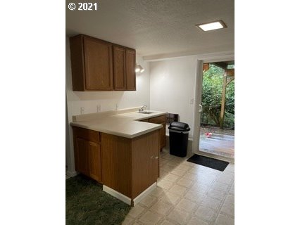 2559 Ridgeway Drive Reedsport, OR 97467 - Photo 22 of 30 Kitchen/Nook