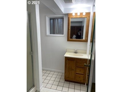 2559 Ridgeway Drive Reedsport, OR 97467 - Photo 23 of 30 Bathroom
