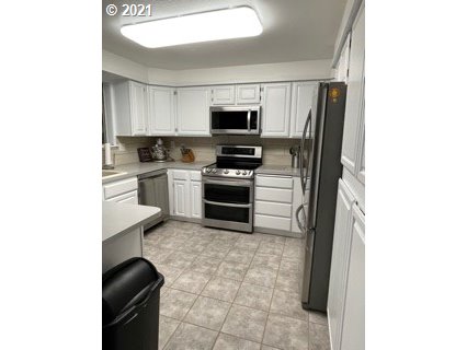 2559 Ridgeway Drive Reedsport, OR 97467 - Photo 6 of 30 Kitchen