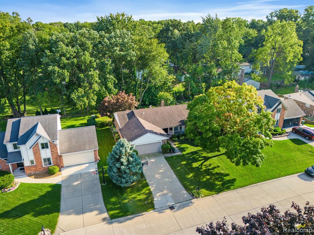 615 Kentucky Drive Rochester, MI 48307 - Photo 7 of 62