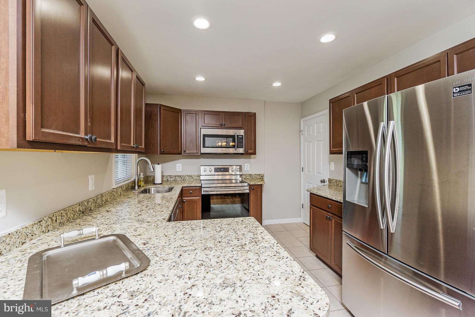 8105 Fort Foote Road Fort Washington, MD 20744 - Photo 11 of 30 Kitchen