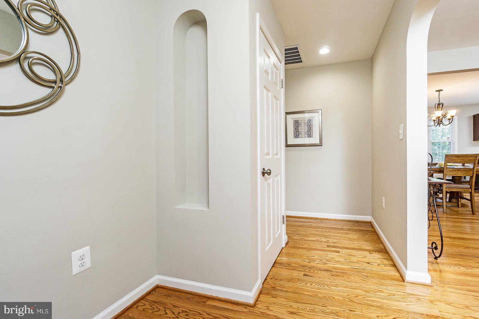 8105 Fort Foote Road Fort Washington, MD 20744 - Photo 6 of 30 Interior (General)