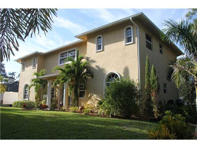 521 Southwest Timber Trail Stuart, FL 34997 - Photo 1 of 18 Gallery Image 1