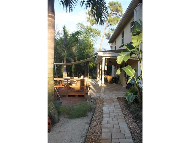 521 Southwest Timber Trail Stuart, FL 34997 - Photo 17 of 18 Gallery Image 17