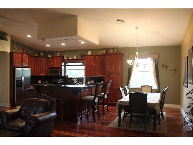 521 Southwest Timber Trail Stuart, FL 34997 - Photo 4 of 18 Gallery Image 4