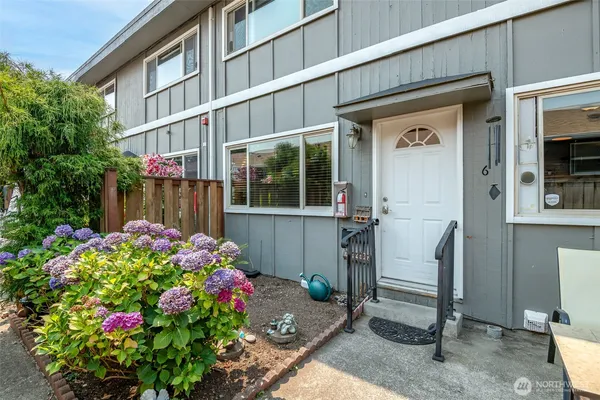 $307,000 | 708 North L Street, Unit 6, Tacoma, WA 98403
