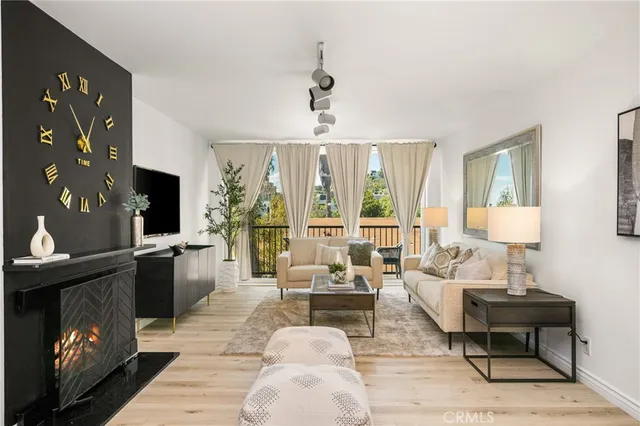 $948,000 | 1351 North Crescent Heights Boulevard, Unit 313, West Hollywood, CA 90046