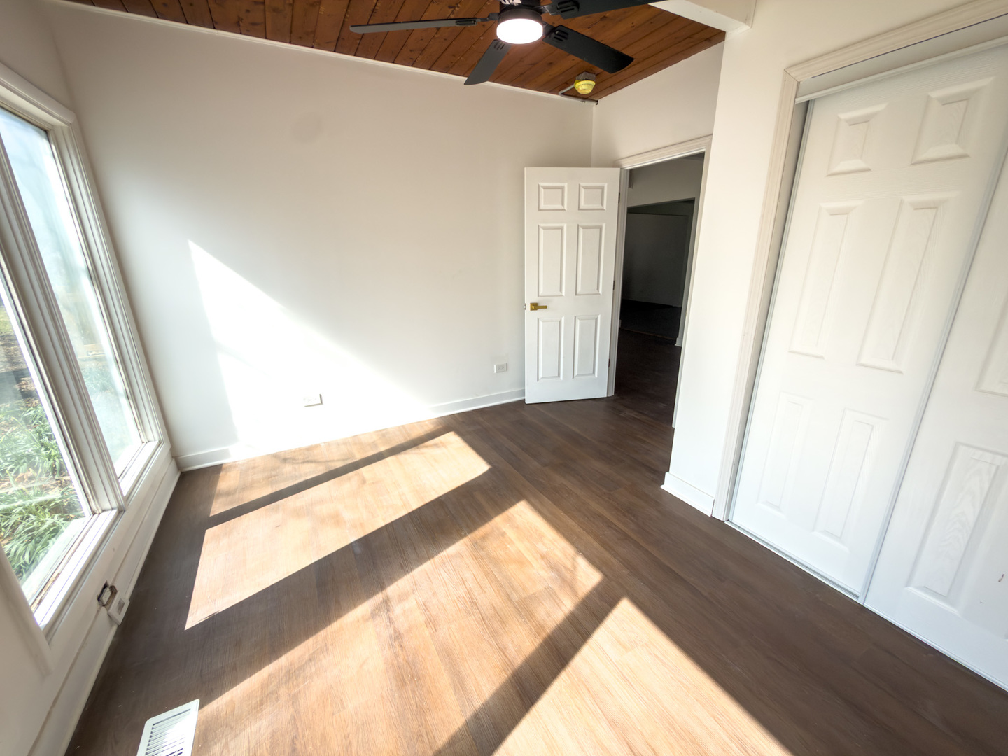 888 Woodstock Road Olympia Fields, IL 60461 - Photo 22 of 30 a view of an empty room and wooden floor