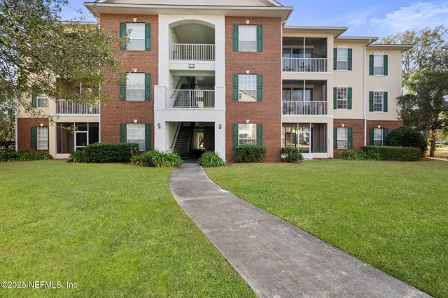 $199,500 | 785 Oakleaf Plantation Parkway, Unit 622, Orange Park, FL 32065