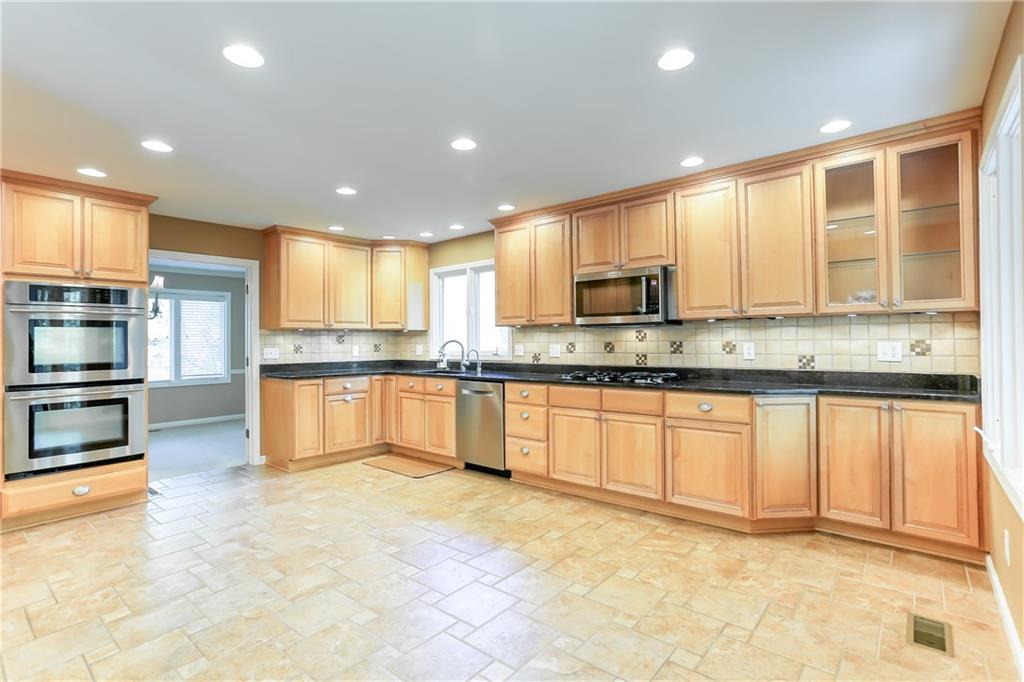 8145 Claridge Road Indianapolis, IN 46260 - Photo 11 of 60 Gallery Image 11
