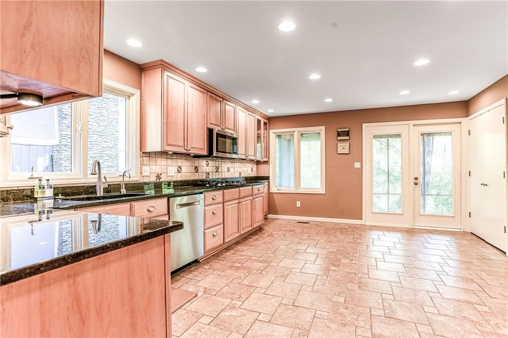 8145 Claridge Road Indianapolis, IN 46260 - Photo 12 of 60 Gallery Image 12