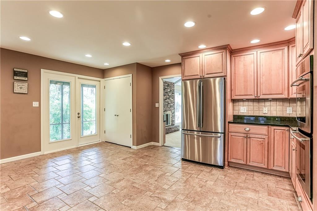 8145 Claridge Road Indianapolis, IN 46260 - Photo 13 of 60 Gallery Image 13
