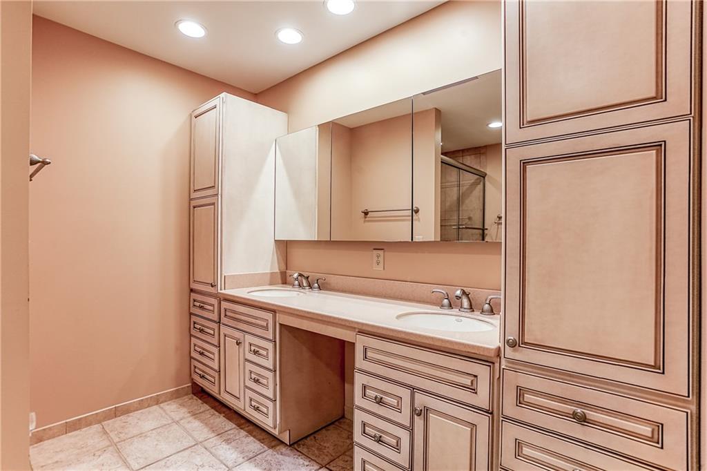 8145 Claridge Road Indianapolis, IN 46260 - Photo 22 of 60 Gallery Image 22