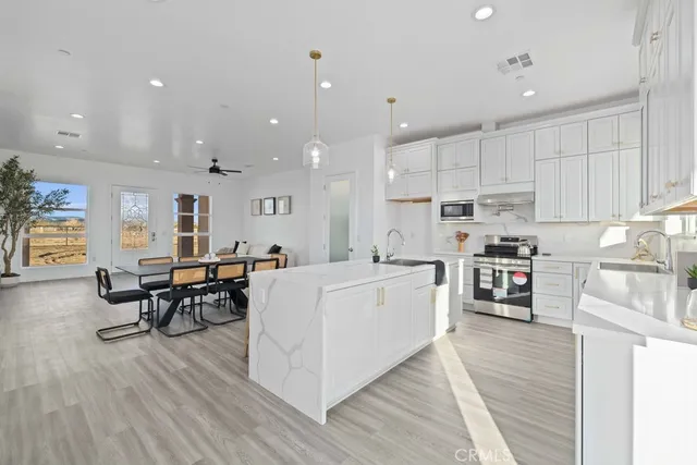 $624,999 | 7214 West W Avenue, Lancaster, CA 93536