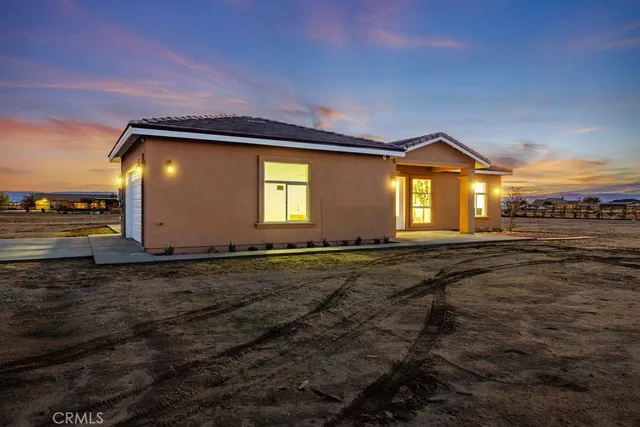 $624,999 | 7214 West W Avenue, Lancaster, CA 93536