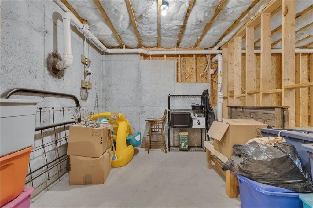 313 Lucy Lane Carrollton, GA 30117 - Photo 43 of 46 a utility room with dryer and washer