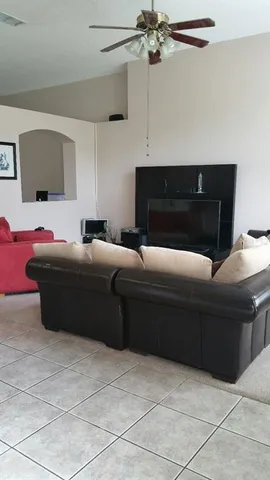 $2,400 | 13523 White Elk Loop, Tampa, FL 33626