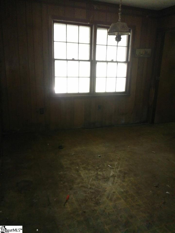 140 Creekfield Road Clinton, SC 29325 - Photo 7 of 15 Gallery Image 7