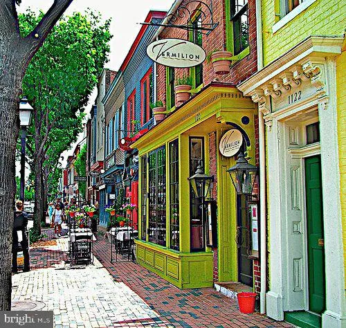 $835,000 | 2412 Cavendish Drive, Alexandria, VA 22308