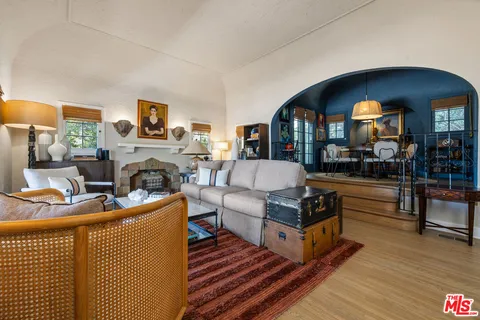 $1,400,000 | 1224 Oberlin Drive, Glendale, CA 91205
