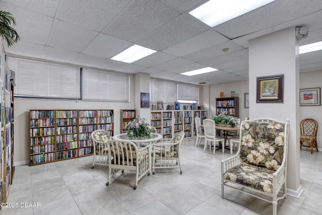 a very nice looking room with many windows