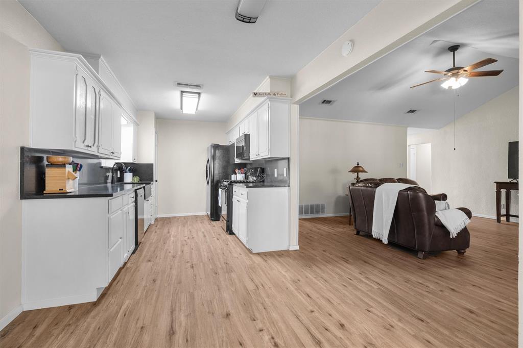 125 West Fifth Street Krum, TX 76249 - Photo 14 of 40