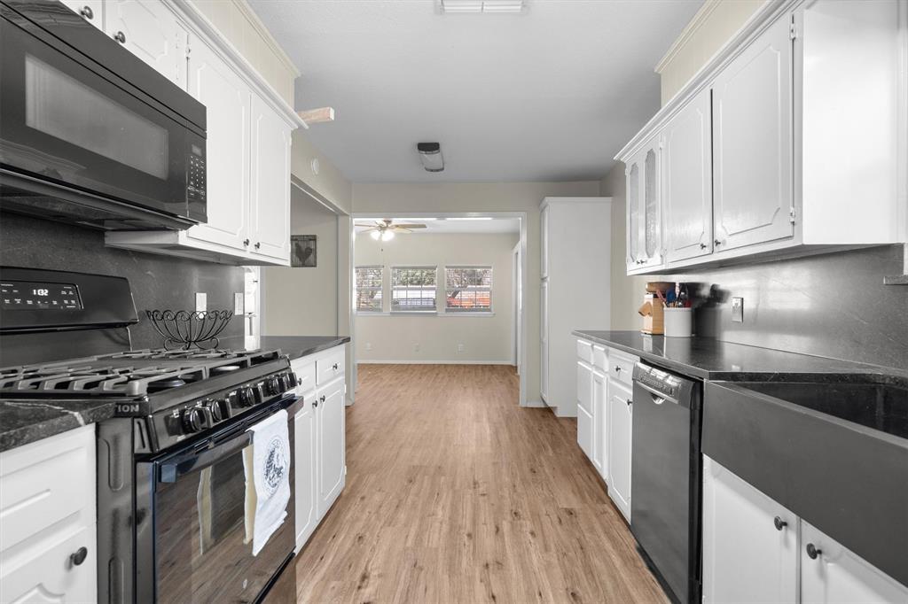 125 West Fifth Street Krum, TX 76249 - Photo 17 of 40