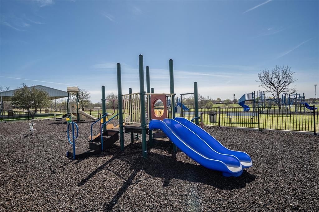 125 West Fifth Street Krum, TX 76249 - Photo 38 of 40