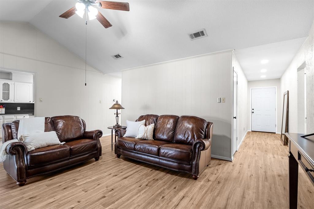 125 West Fifth Street Krum, TX 76249 - Photo 7 of 40