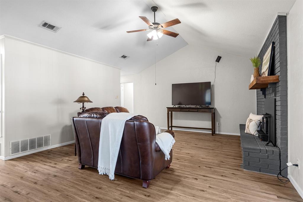 125 West Fifth Street Krum, TX 76249 - Photo 9 of 40