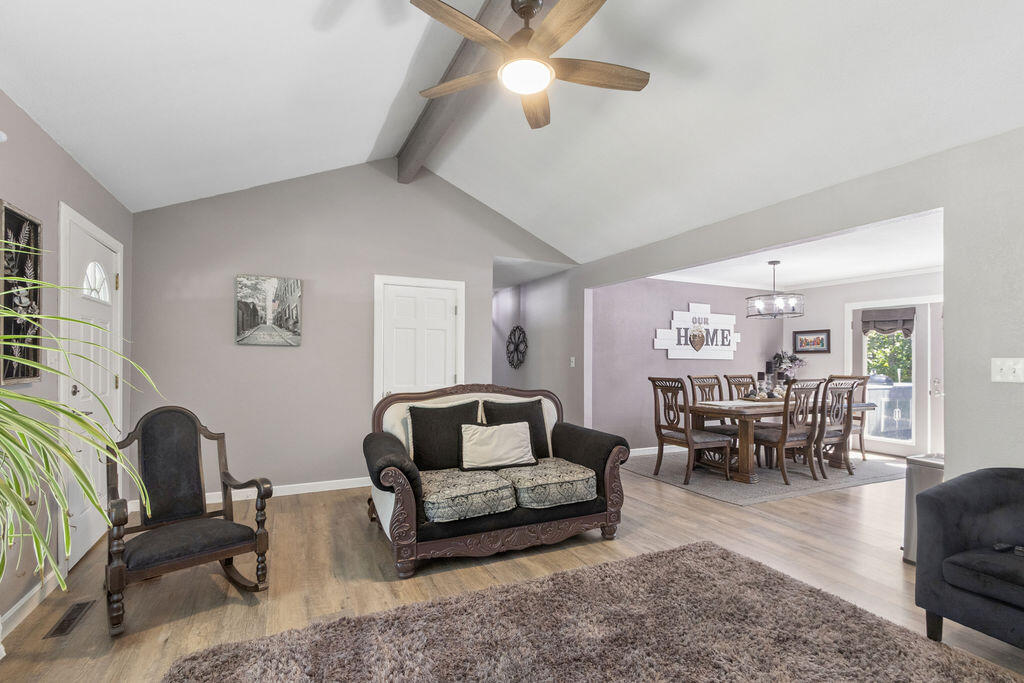 15905 South 1355th Road Stockton, MO 65785 - Photo 7 of 44 IMG_1136