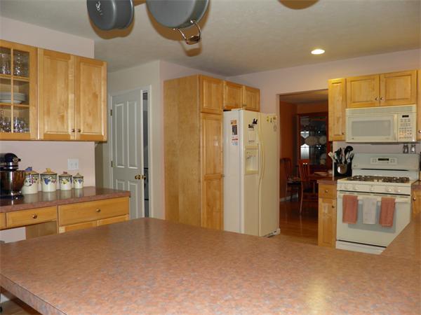 32 Lincoln Road Ashland, MA 01721 - Photo 4 of 30