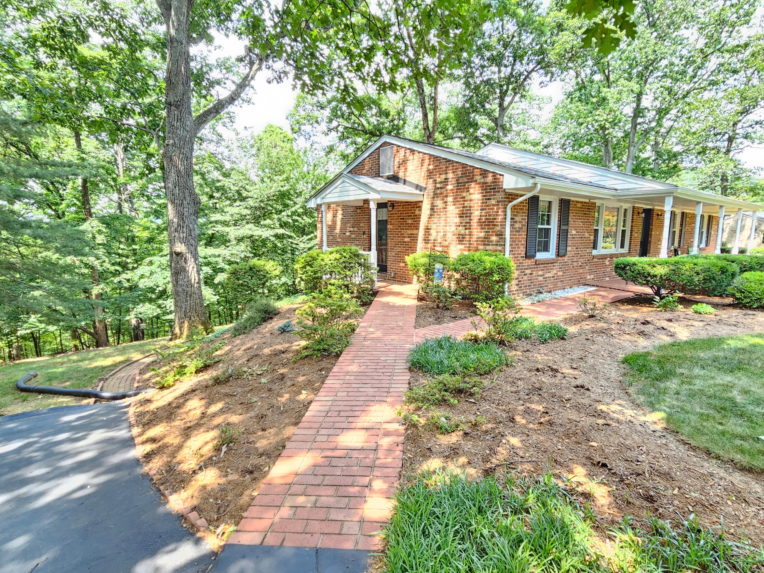593 Sherwood Drive Blue Ridge, VA 24064 - Photo 2 of 26 Walkway