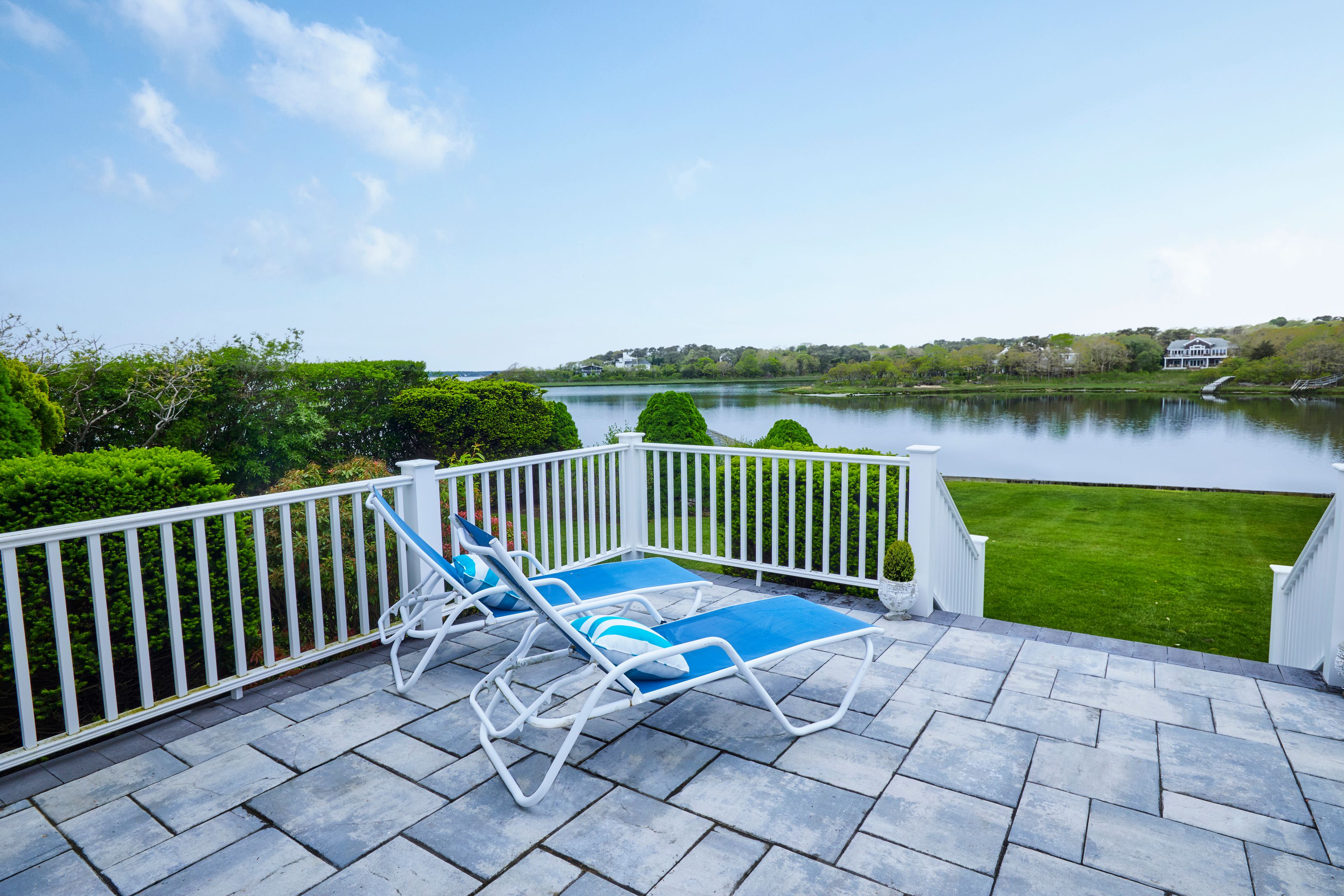 53 Far Pond Road, Southampton, NY 11968 Compass